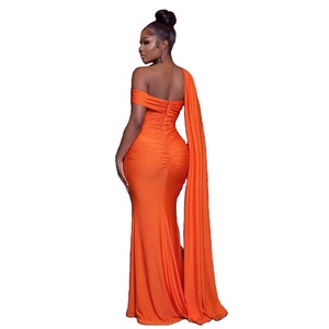 Abito Lungo Aderente Monospalla di Alta Qualità, Sexy, con Drappeggio e Spacco Alto, per Serate ed Eventi Eleganti - Product Image 2
