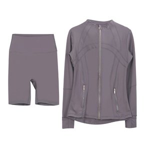 En Stock: Shorts Deportivos para Mujer, Ajustados, Transpirables, Lisos, con Detalles Dorados, Elásticos, para Running, Yoga - Product Image 3