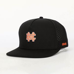 Casquette Snapback Hip-Hop Noire Personnalisée à 5 Panneaux avec Logo Brodé, Casquette de Sport à Visière Plate avec Trous Découpés au Laser, Vente en Gros - Product Image 2