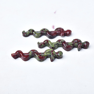 Serpent en pierre de sang de dragon naturelle sculpté à la main, poli, figurine de serpent en cristal pour cadeau, vente en gros - Product Image 4