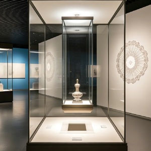 Vitrine d'<span class=keywords><strong>exposition</strong></span> autonome de qualité muséale, vitrine sur mesure <span class=keywords><strong>en</strong></span> verre trempé pour objets culturels - Product Image 2