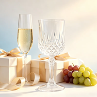 Gobelet à vin en plastique transparent de 220 ml (7,44 oz) en forme de diamant, portable et traditionnel, pour les fêtes, qualité alimentaire