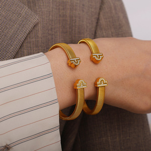 Bracelet en acier inoxydable plaqué or pour femme, bijoux de fête SZ287WEG, bracelet doré au design exagéré, style luxe léger - Product Image 4