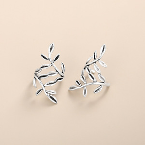 Orecchini a clip a forma di foglia da donna, lunghi, minimalisti, stile vintage forestale - Product Image 4