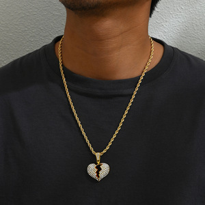Collier pendentif cœur avec chaîne cubaine sertie de pavés pour homme, bijoux tendance - Product Image 2