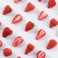 Groothandel Knapperige Gefreeze-droogde Aardbeien Hele Schijfjes Blokjes Natuurlijke Fruit Snack