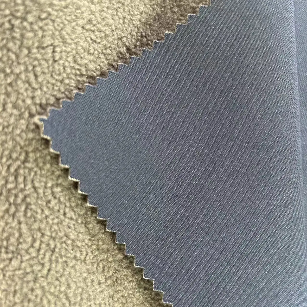 Wholesale Hot Sale 100% Polyester Waterproof and Breathable Fleece Fabric for Winter Garments&Warm Home Textiles