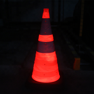 Led PVC plastik sarı slovakya inşaat direkleri şişme katlanır geri dönüşümlü trafik konileri ışık şapka sinyal park konileri