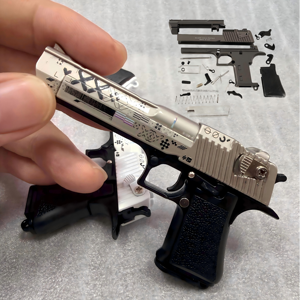 Portachiavi in Metallo a Forma di Pistola <span class=keywords><strong>Desert</strong></span> <span class=keywords><strong>Eagle</strong></span> Mini 9cm Smontabile con Logo Personalizzato e Proiettili - Product Image 2