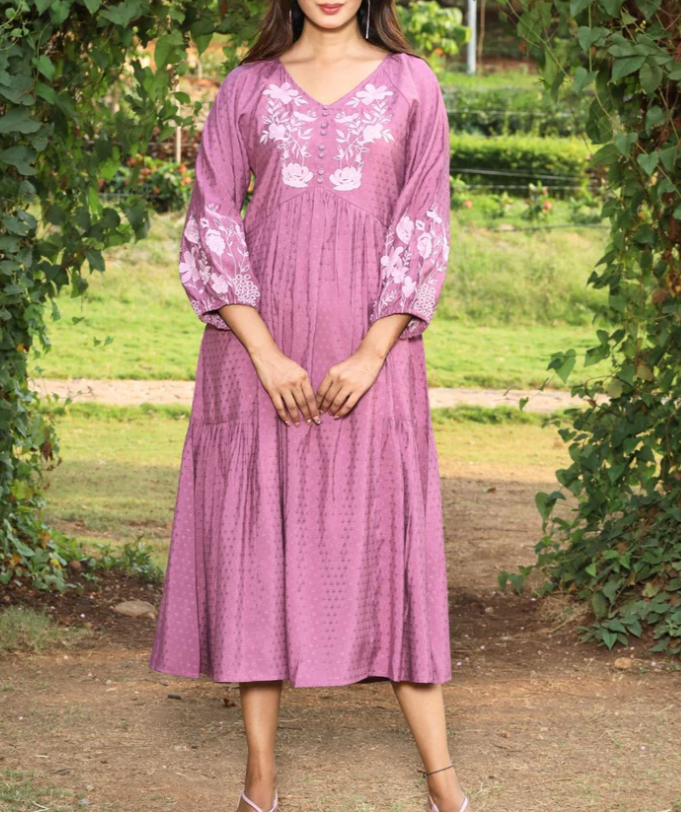 สีแดงม่วง