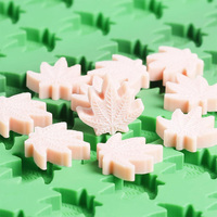 Moule à bonbons en silicone feuille de chanvre avec 70 cavités en forme de feuille pour pot chocolat bonbons gommeux