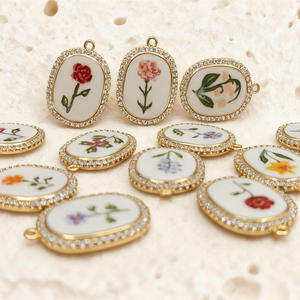 WEGOODZF Bijoux de mode anti-oxydation, <span class=keywords><strong>pendentif</strong></span> fleur de lune peint, breloque en cuivre pour chaussures, fabrication de bijoux personnalisés DIY - Product Image 3