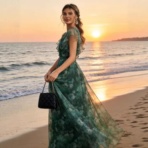 Robe de soirée et de bal de demoiselle d'honneur à col en V, imprimée, en maille, à volants, coupe trapèze, à grande ampleur, avec superposition transparente à imprimé floral - Product Image 3