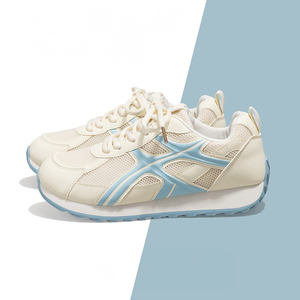 أحذية رياضية خفيفة للنساء بتصميم عصري وشبكة تنفس، بيع مباشر من المصنع بالجملة - Product Image 1