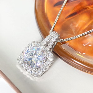 Collar con Colgante de Cubo de Azúcar de Circonio Transparente Romántico Clásico, de Cobre para Mujer, Elegante, Moderno, para Fiestas, Festivales, Joyería Casual - Product Image 4