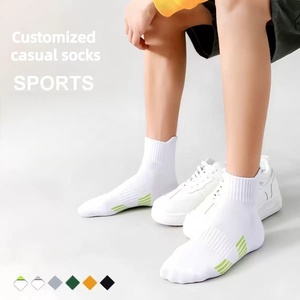 Chaussettes de sport respirantes pour hommes, en coton, couleur unie, basses ou mi-hautes, personnalisables avec logo, vente en gros - Product Image 1