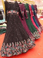 Robe longue de designer indien Anarkali avec broderie lourde robe de travail pour les femmes pour la fonction de mariage et les vêtements de mariée
