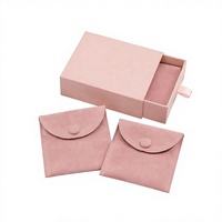 Boîte d'emballage pour bijoux rose, boîte cadeau en carton rigide avec pochette en fourrure, bouton métallique pour bagues, colliers, bracelets