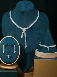 <span class=keywords><strong>Set</strong></span> di Gioielli di Lusso Serie "Angel" con Collana, Bracciale e Orecchini, Perfetto per Diverse Occasioni - Product Image 4