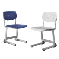 Chaise empilable haut de gamme pour auditorium et cantine, dotée d'un dossier perforé dissipant la chaleur, d'un cadre durable et de patins en TPE