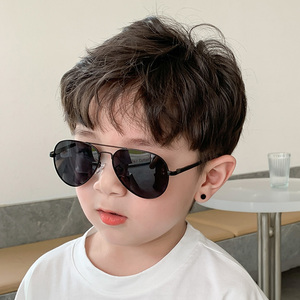 Gafas de sol polarizadas británicas NextRoad con protección UV400 para niños y niñas, gafas de sol ópticas de estilo pionero para niños - Product Image 3