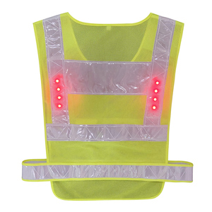 LED-verlicht reflecterend veiligheidsvest met hoge zichtbaarheid voor fietsen, hardlopen en buitenactiviteiten 's nachts - Product Image 2