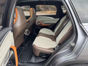 BYD Song <span class=keywords><strong>Pro</strong></span> DM-i 2023 d'occasion, gris, 110 km, hybride rechargeable, faible consommation de carburant - Product Image 4