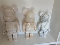 Taille personnalisée décoration moderne de la maison marbre naturel ours violente ornements marbre BearBrick Statue