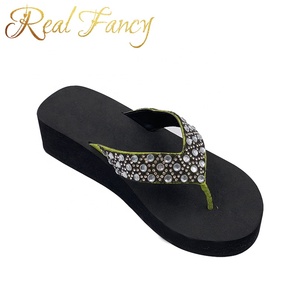 Rhinestone di modo Della Decorazione Tallone di Cuneo Custom Nero Delle Signore Del Diamante di Vibrazione di Cadute di Pantofole - Product Image 2