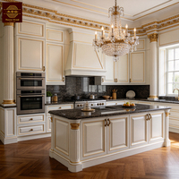Meubles de cuisine de luxe sur mesure en laque avec îlot, finition dorée, bois massif sculpté, unités de cuisine complètes haut de gamme