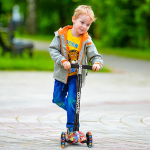 Trottinette pliable à trois roues en acier pour enfants avec certification CE, hauteur réglable pour les enfants de 3 à 6 ans - Product Image 4