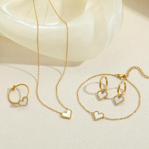 Juego de Accesorios de Moda con Collar con Colgante de Corazón de Acero Inoxidable, Cadena de Hueso con Cierre en Oro de 18k, Pendientes, Pulsera y Anillo - Product Image 3