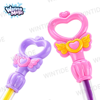 WANNA MAGIC WT302841 - Pistolet à eau transparent en forme de cœur, avec jet d'artifice violet, baguette de princesse, 55,5 cm, pour jeux aquatiques d'été