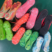 Chaussures de football d'occasion S25-1 en liquidation – Chaussures de seconde main en gros pour femmes – Chaussures de marque d'occasion de haute qualité en balles