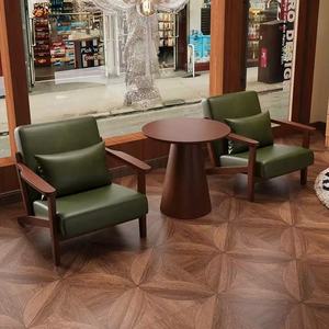 <span class=keywords><strong>Fauteuil</strong></span> d'appoint de style mid-century pour salon, revêtement en <span class=keywords><strong>cuir</strong></span> PU <span class=keywords><strong>vert</strong></span> avec structure en bois massif, <span class=keywords><strong>fauteuil</strong></span> rétro pour la maison ou le café - Product Image 1