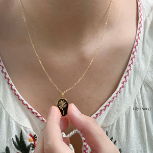 Collares Personalizados con Colgante de Flor de Nacimiento Ovalada Irregular en Acero Inoxidable Chapado en Oro de 18K para Mujer Joyería - Product Image 6