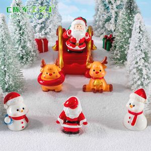 Nouveauté transfrontalière Weij : Micro-paysage décoratif avec Père Noël et bonhomme de neige mignons dans une boule de cristal, accessoires de décoration de bureau, petit format - Product Image 4
