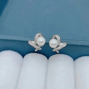 Boucles d'oreilles clous cœur style coréen, mignonnes et élégantes, effet perle, bijoux d'oreille pour femme, usage quotidien, tenue de soirée, cadeau - Product Image 6