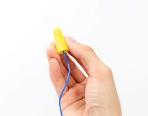 سدادات أذن للنوم عالية الجودة من Earmor NRR33 لتقليل الضوضاء، سدادات أذن صناعية آمنة للاستخدام مرة واحدة مع حبل - Product Image 2