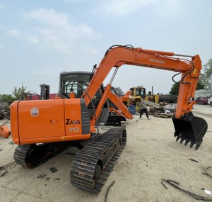 Excavatrice sur chenilles Hitachi ZX70 d'occasion, 7 tonnes, d'origine japonaise, mini-excavatrice ZX70 avec cabine climatisée en stock - Product Image 6