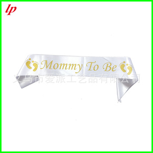 Écharpe de fête pour future maman blanche avec lettrage doré, décorations rectangulaires pour fête en intérieur - Product Image 4