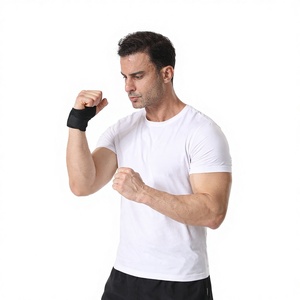 Attelle de soutien <span class=keywords><strong>du</strong></span> poignet confortable pour <span class=keywords><strong>le</strong></span> soulagement des douleurs <span class=keywords><strong>du</strong></span> <span class=keywords><strong>syndrome</strong></span> <span class=keywords><strong>du</strong></span> <span class=keywords><strong>canal</strong></span> <span class=keywords><strong>carpien</strong></span> et de l'arthrite pour hommes et femmes - Product Image 1