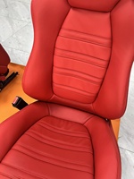Vente en gros d'usine, housses de siège en fibre de carbone PU de haute qualité pour remplacement de sièges Ferrari avec cuir véritable rouge imperméable