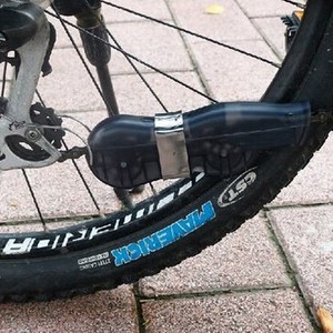 Limpiador de cadena de bicicleta Yueli, herramienta portátil de plástico para mantenimiento de bicicletas de montaña, para limpiar la cadena con arandela suspendida BG 3066 - Product Image 1