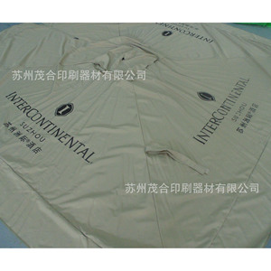 Parasol de plage personnalisé imprimé avec logo pour usage extérieur - Product Image 3