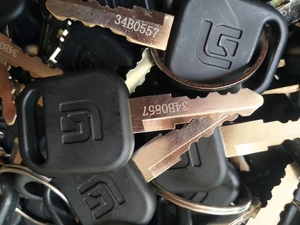 อะไหล่รถขุดคุณภาพสูง 34B0557 สำหรับอะไหล่ยี่ห้อ Liugong รุ่นที่ใช้ร่วมกันได้ คีย์สวิตช์ LG9005 9075 - Product Image 3