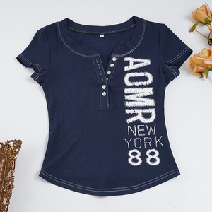 Top de Manga Corta con Estampado de Letras Estilo Americano, Cuello Redondo, Botones Frontales, Detalle de Costuras, Moda Juvenil, Versátil, Corte Ajustado, Casual - Product Image 6