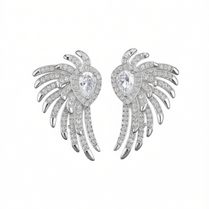 Orecchini a lobo di lusso con ali in oro bianco 925 e cristalli con incastonatura a castone per donna, gioielli da festa - Product Image 1