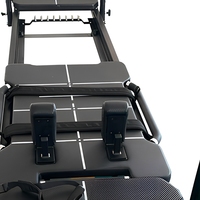 Machine de Pilates Reformer en acier durable pour usage commercial en salle de sport avec rail de roulement silencieux et cuir de couleur personnalisée