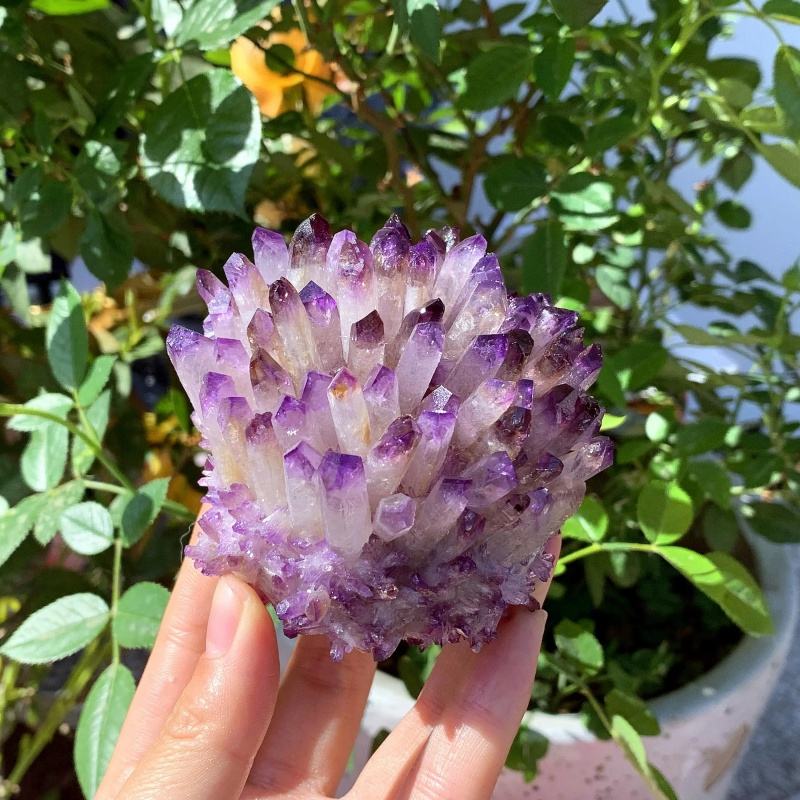 คลัสเตอร์คริสตัลควอตซ์สีม่วง